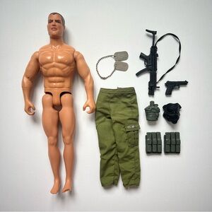 Vintage 90s GI Joe lot (Robert Graves, guns, gas mask etc)